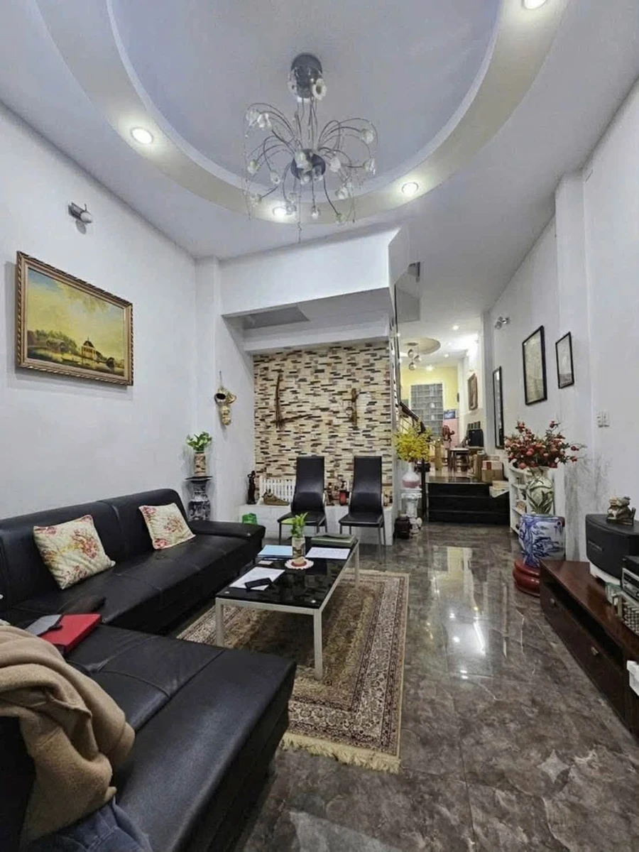 Bán nhà hẻm ô tô 5m, 63m2, 3 tầng, 4PN, gần Cách Mạng Tháng 8, Tân Bình, giá 13 tỷ - Ảnh thu nhỏ 2