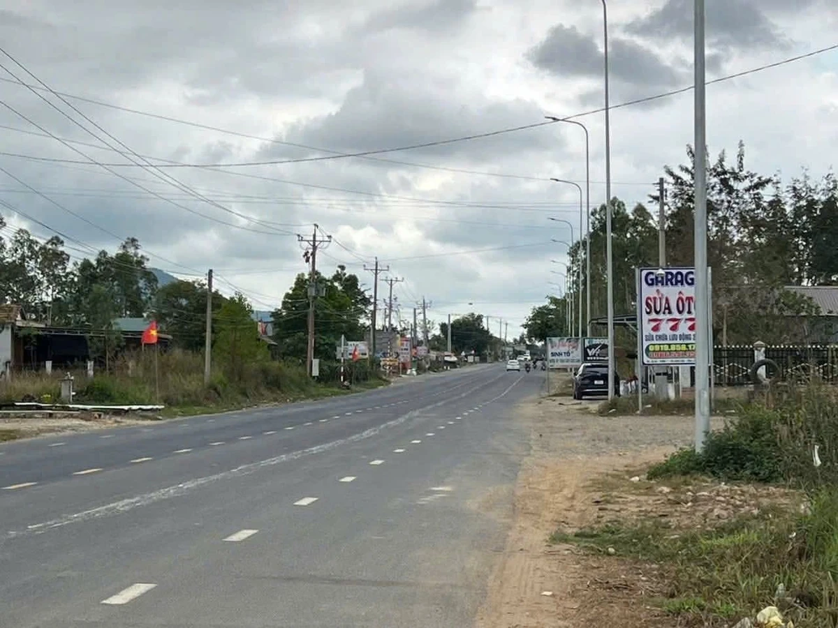 Bán đất mặt tiền quốc lộ 1 Hàm Tân 5.520m² giá 5 tỷ - Ảnh 1