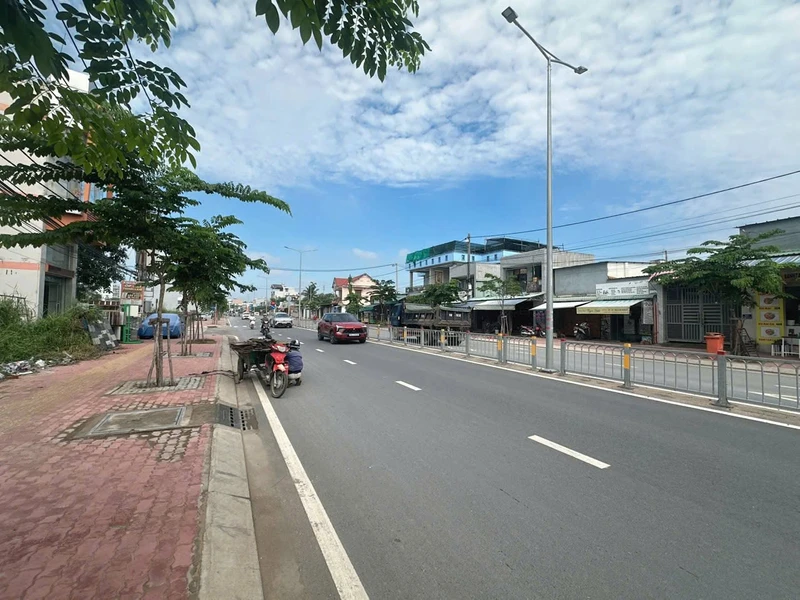 Bán nhà 2 tầng 82m2 Phùng Chí Kiên Hưng Lộc 5 tỷ 3 1001dem
