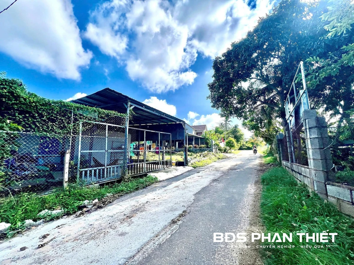 Bán nhà mặt tiền Hàn Mặc Tử cạnh biển Phú Hài 196 m² - Ảnh 1