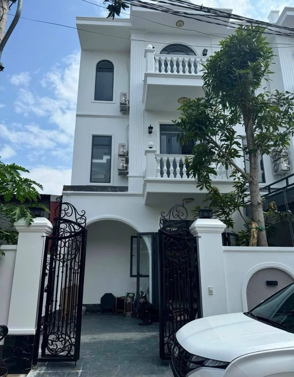 Bán nhà 3 tầng 160m² ngang 6m kiệt Phạm Văn Đồng, Huế