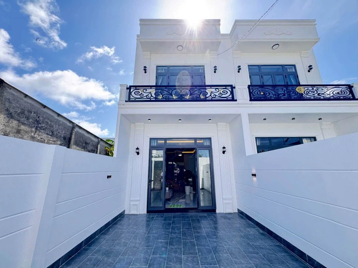 Bán nhà 3PN tân cổ điển 112.5m² Rạch Giá - 2 tỷ 490 triệu - Ảnh thu nhỏ 2