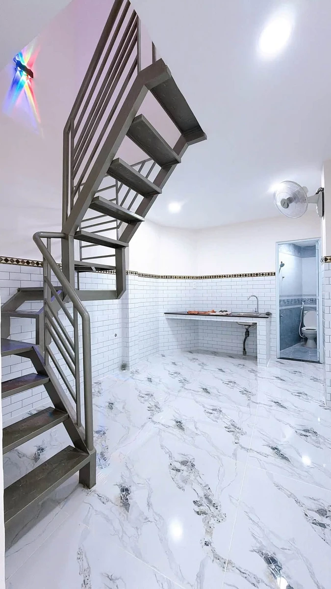 Bán nhà hẻm Bến Vân Đồn Quận 4, 30m², 2PN 2WC, giá 2,95 tỷ - Ảnh thu nhỏ 4