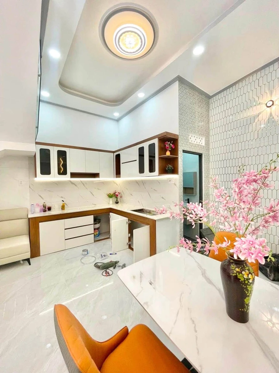 Bán nhà 3 tầng 3PN hẻm xe hơi Bùi Tư Toàn, Bình Tân, 49m2, giá 5,79 tỷ - Ảnh thu nhỏ 4