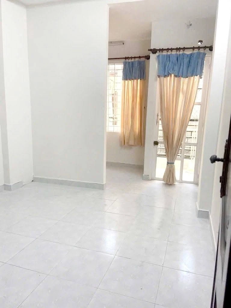 Bán nhà Quận 1 gần mặt tiền 30m2 5 tỷ - Ảnh thu nhỏ 2