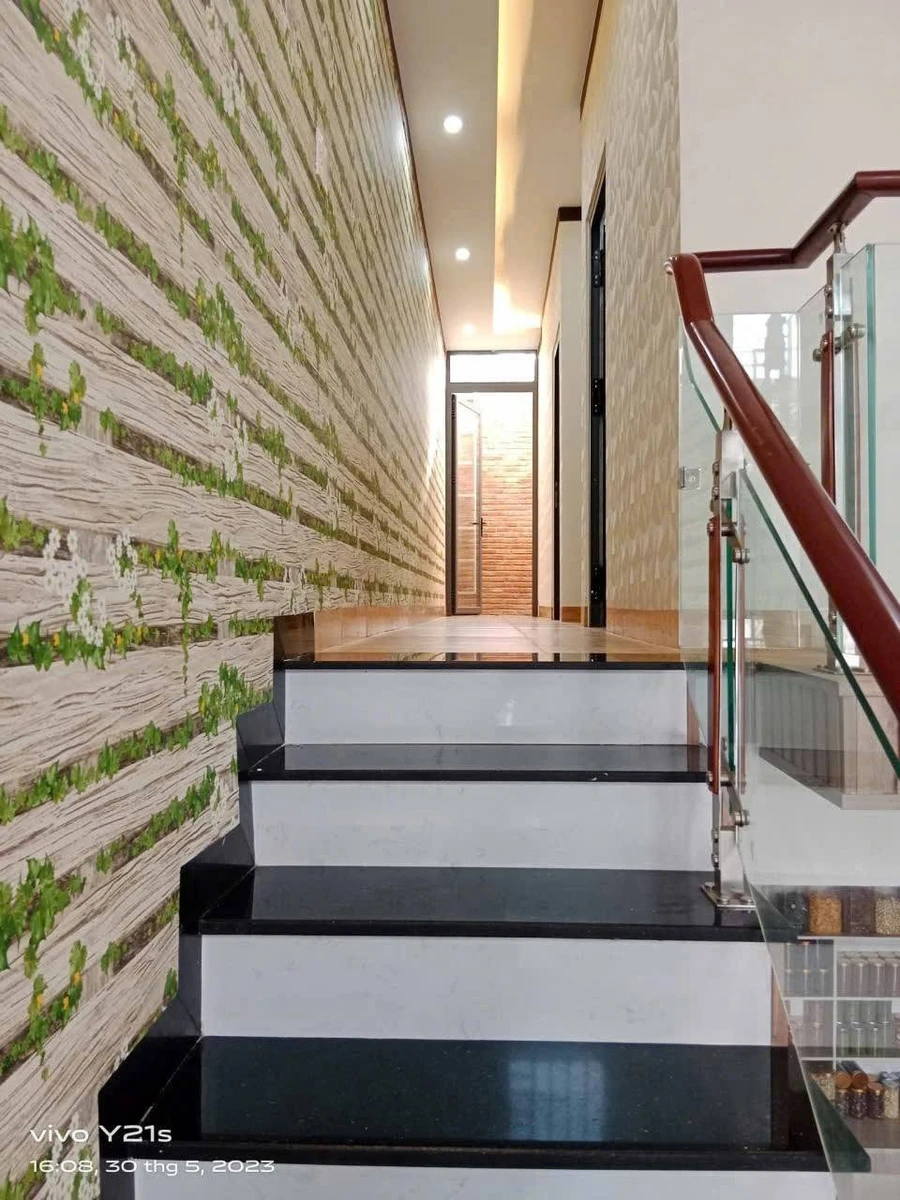 Bán nhà 3PN 2WC hẻm Y Ngông 100m², giá 4,25 tỷ - Ảnh 1