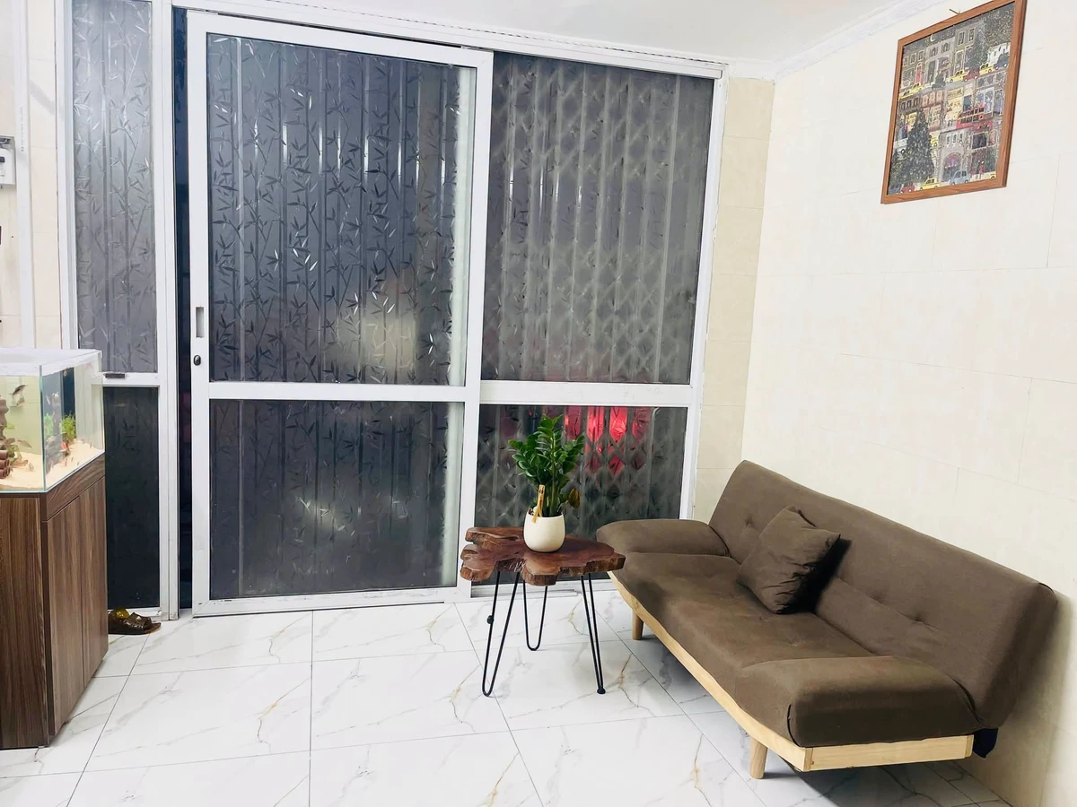 Bán nhà ngõ Hồ Sen 26,5m² 2 tầng 2 PN Quận 1 - Ảnh 1