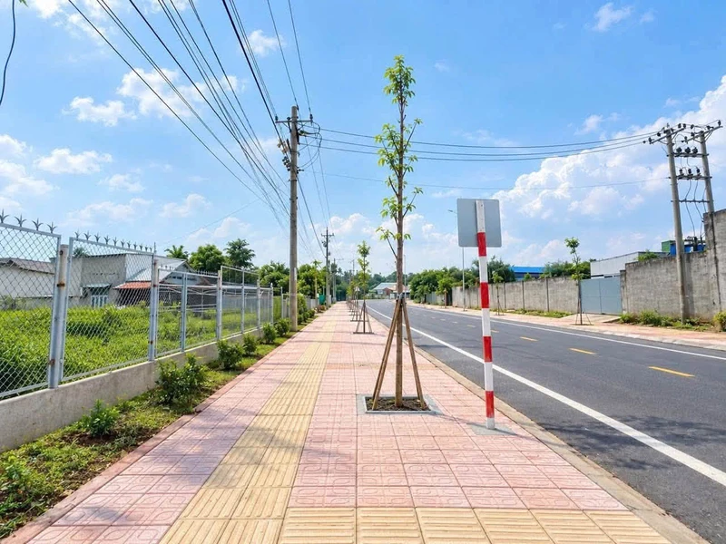 Bán đất mặt tiền Suối Rết 900m² kinh doanh Long Khánh