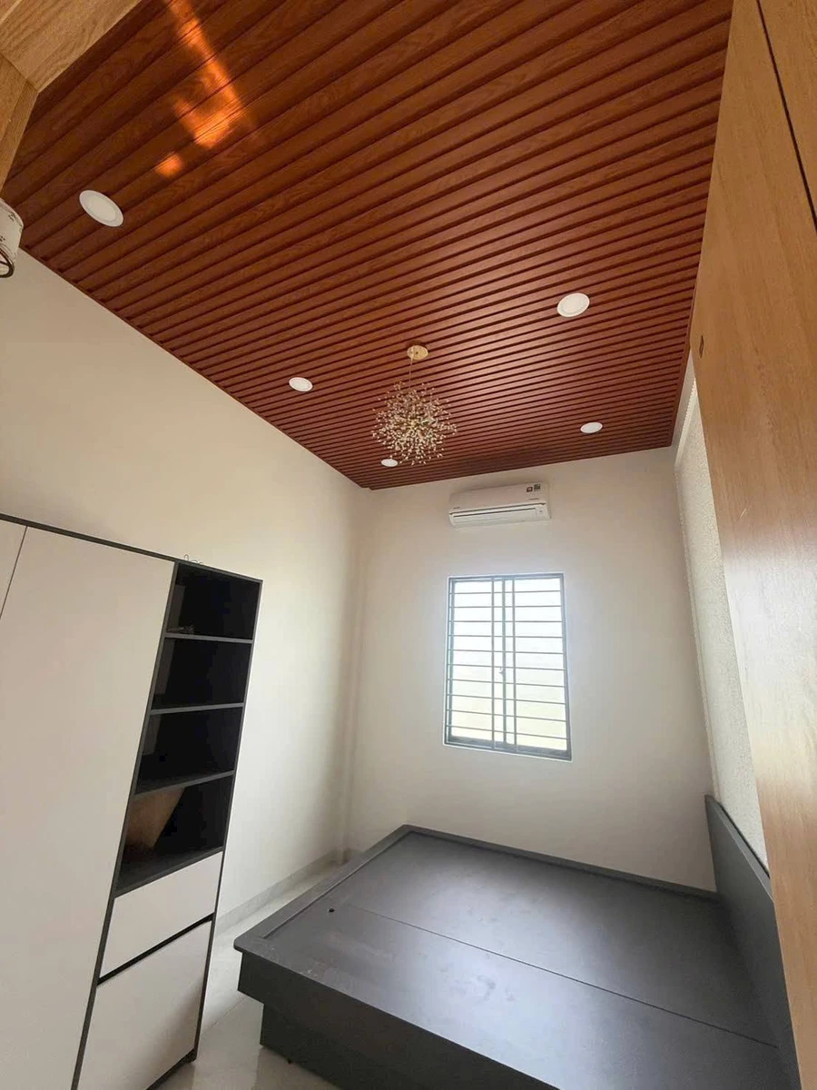 Bán nhà mới Phú Tân 100m2 2PN nội thất đầy đủ 1 tỷ 650 - Ảnh thu nhỏ 2