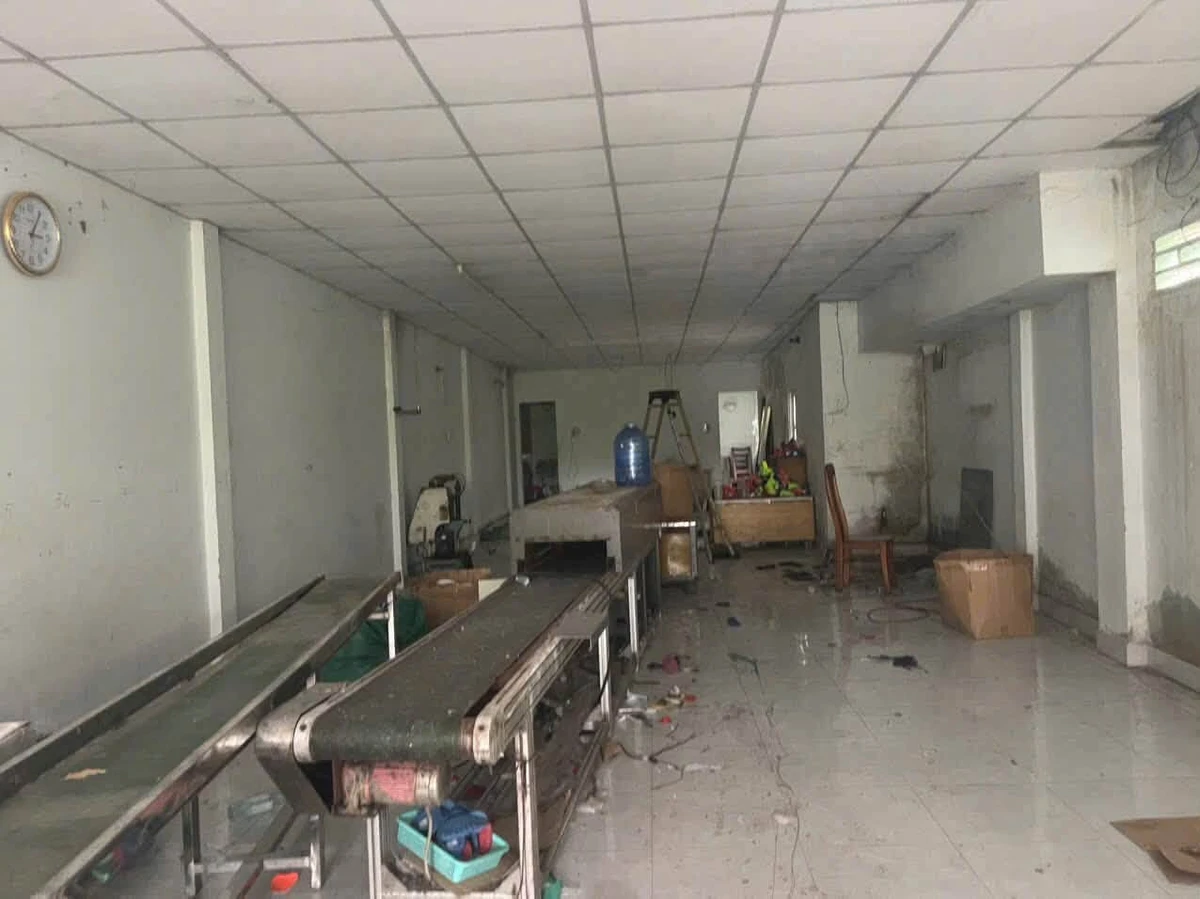 Sang nhượng nhà kho mặt tiền đường Lương Văn Chấn, phường Khánh Hậu, Tân An, 125m2, giá 1,199 tỷ - Ảnh thu nhỏ 2