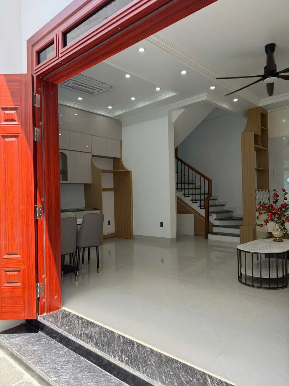 Bán nhà 3 tầng 43m² mặt tiền 7m Hải Dương - Ảnh 1