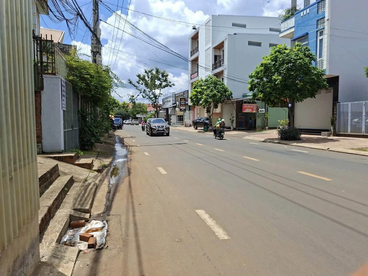 Bán đất góc 2 mặt tiền Hùng Vương Buôn Ma Thuột 1400m² - Ảnh thu nhỏ 2