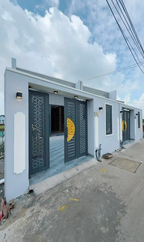 Bán nhà mới xây 5x32m, 3 phòng ngủ, sổ hồng riêng tại Gò Đen, Bến Lức