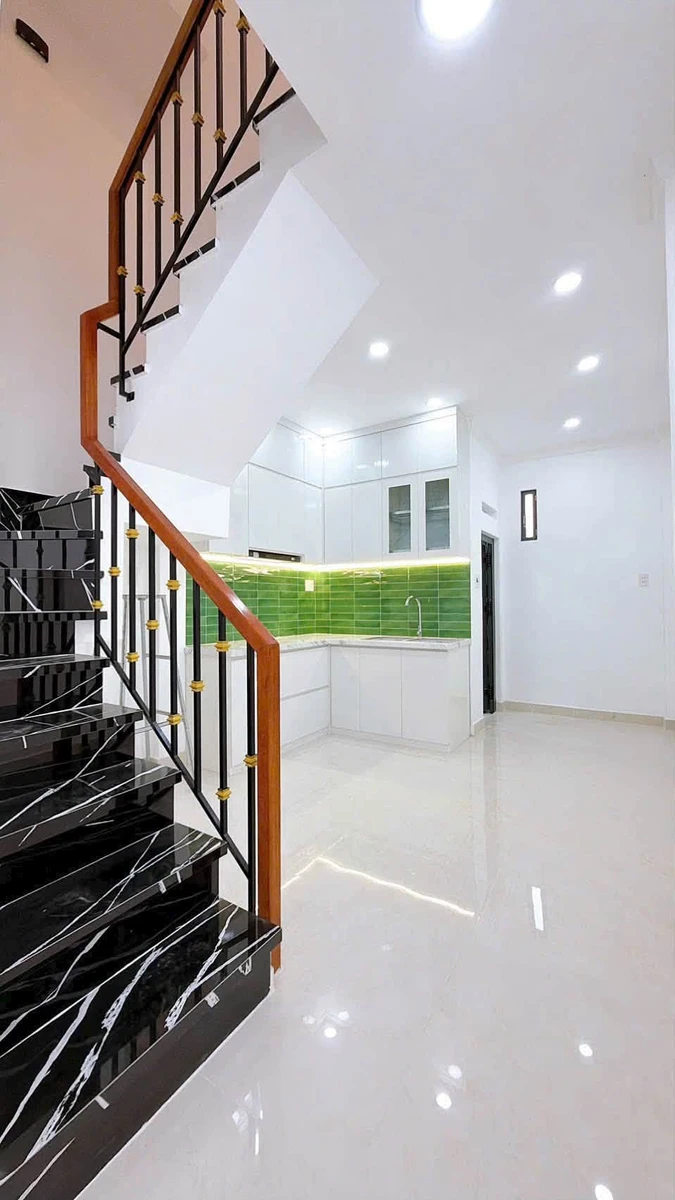 Bán nhà Quận 4 Đoàn Văn Bơ 65.8m² 3PN giá 5.25 tỷ - Ảnh thu nhỏ 3