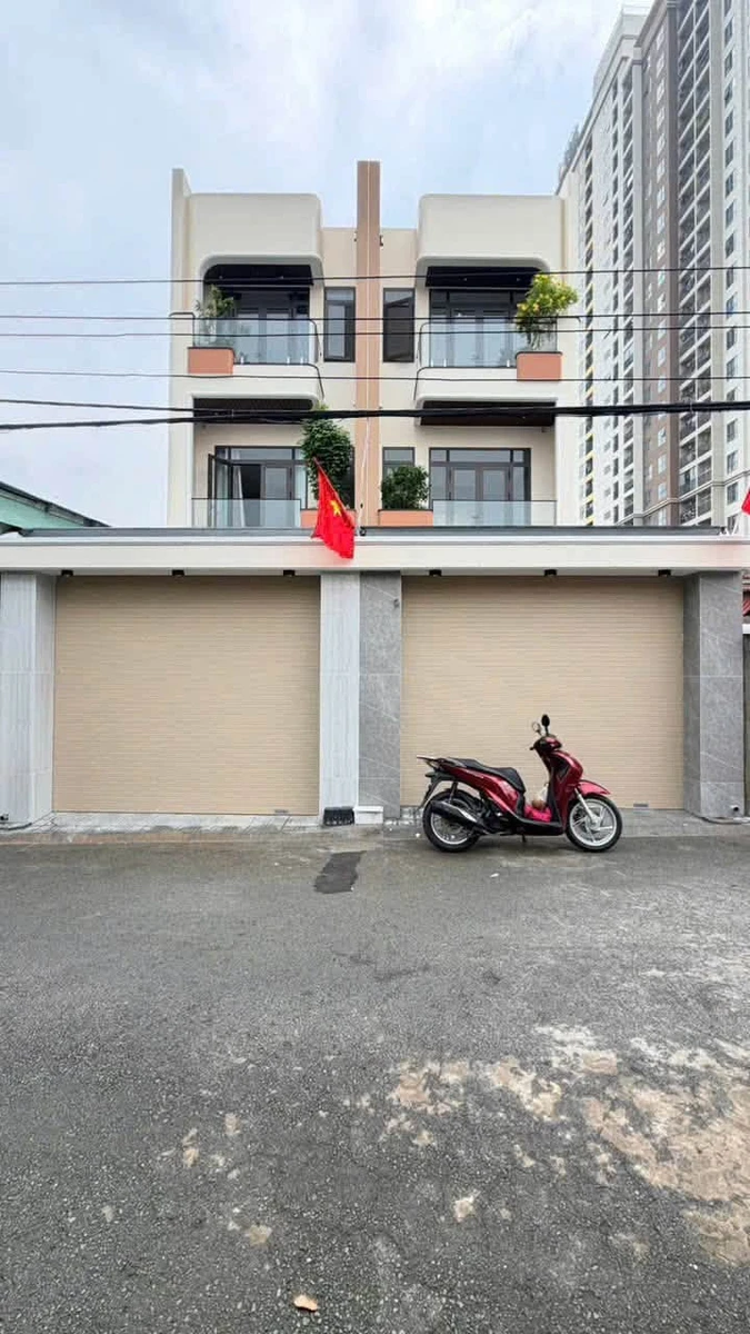 Bán nhà 1 trệt 2 lầu, 137,5m² + 113m², Bình An - Ảnh 1