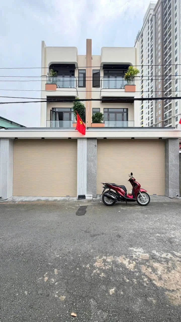 Bán nhà 1 trệt 2 lầu, 137,5m² + 113m², Bình An - Ảnh 1