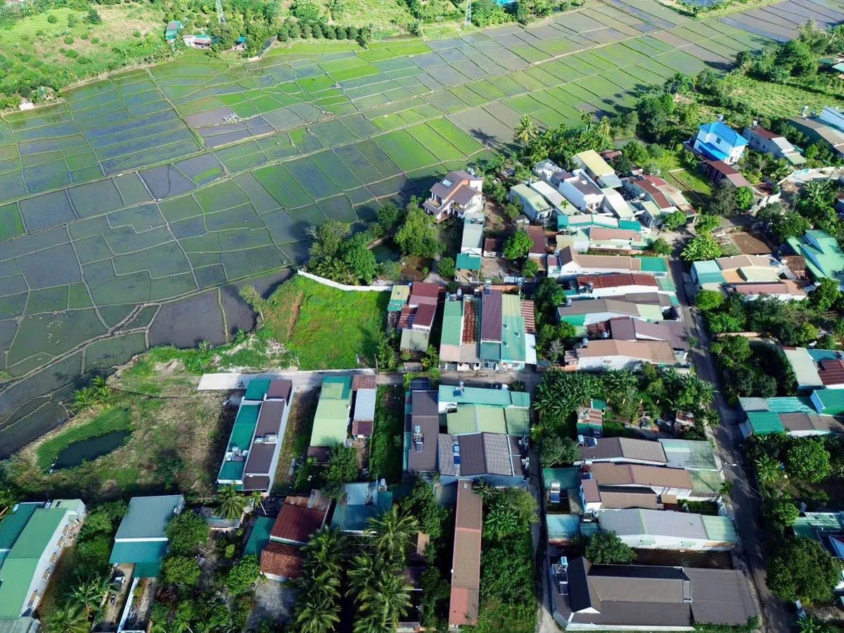 Bán gấp lô đất hẻm 18 Ung Văn Khiêm, view ruộng, 130m2, giá 999 triệu, Buôn Ma Thuột - Ảnh thu nhỏ 3