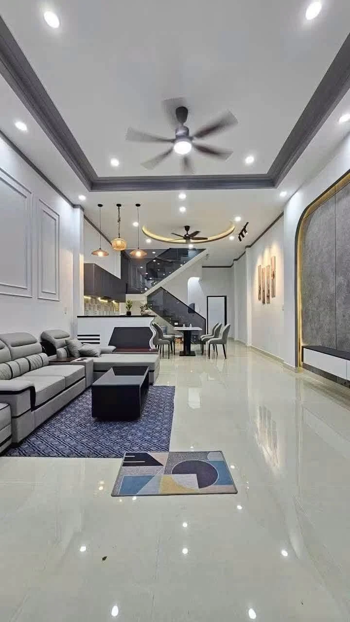 Bán nhà 4 phòng ngủ 4,8x20m đường Nguyễn Ái Quốc, gần chợ Hội Am, Hố Nai, giá 3,85 tỷ - Ảnh 1