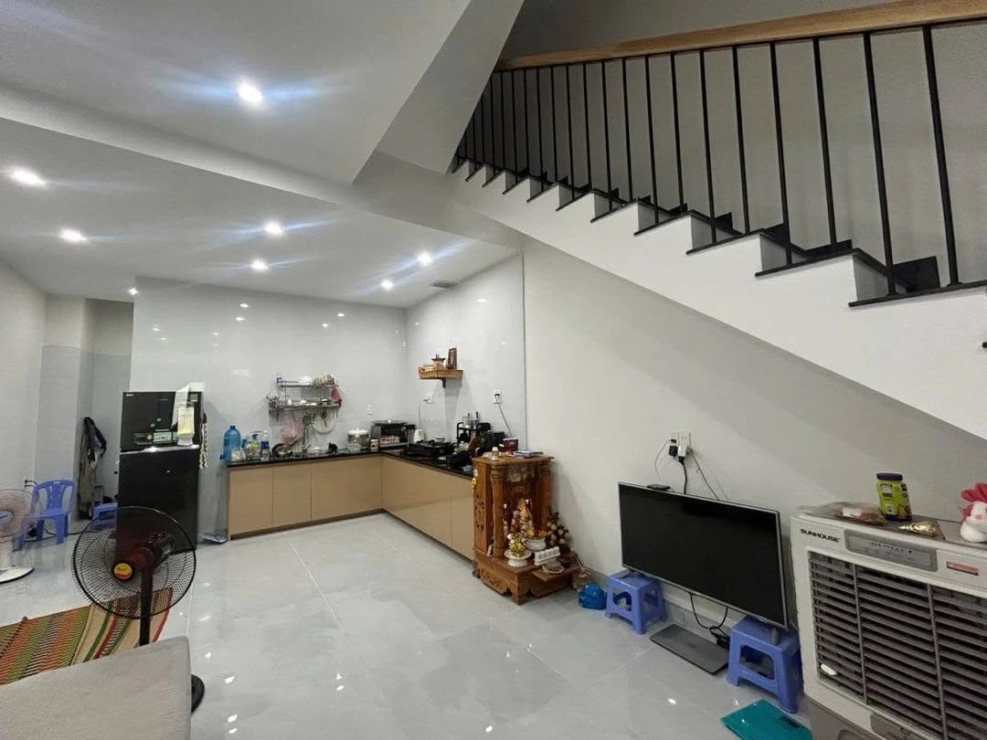 Bán nhà kiệt ô tô 3 tầng 50m² Núi Thành Quận 1 - Ảnh thu nhỏ 3