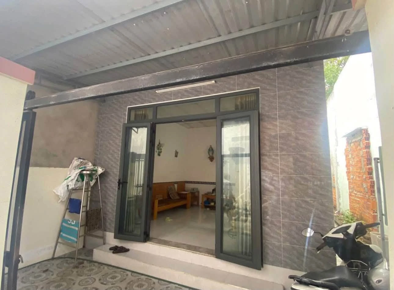 Bán nhà cấp 4 với 74m² giá 1,1 tỷ Quận 12 - Ảnh 1