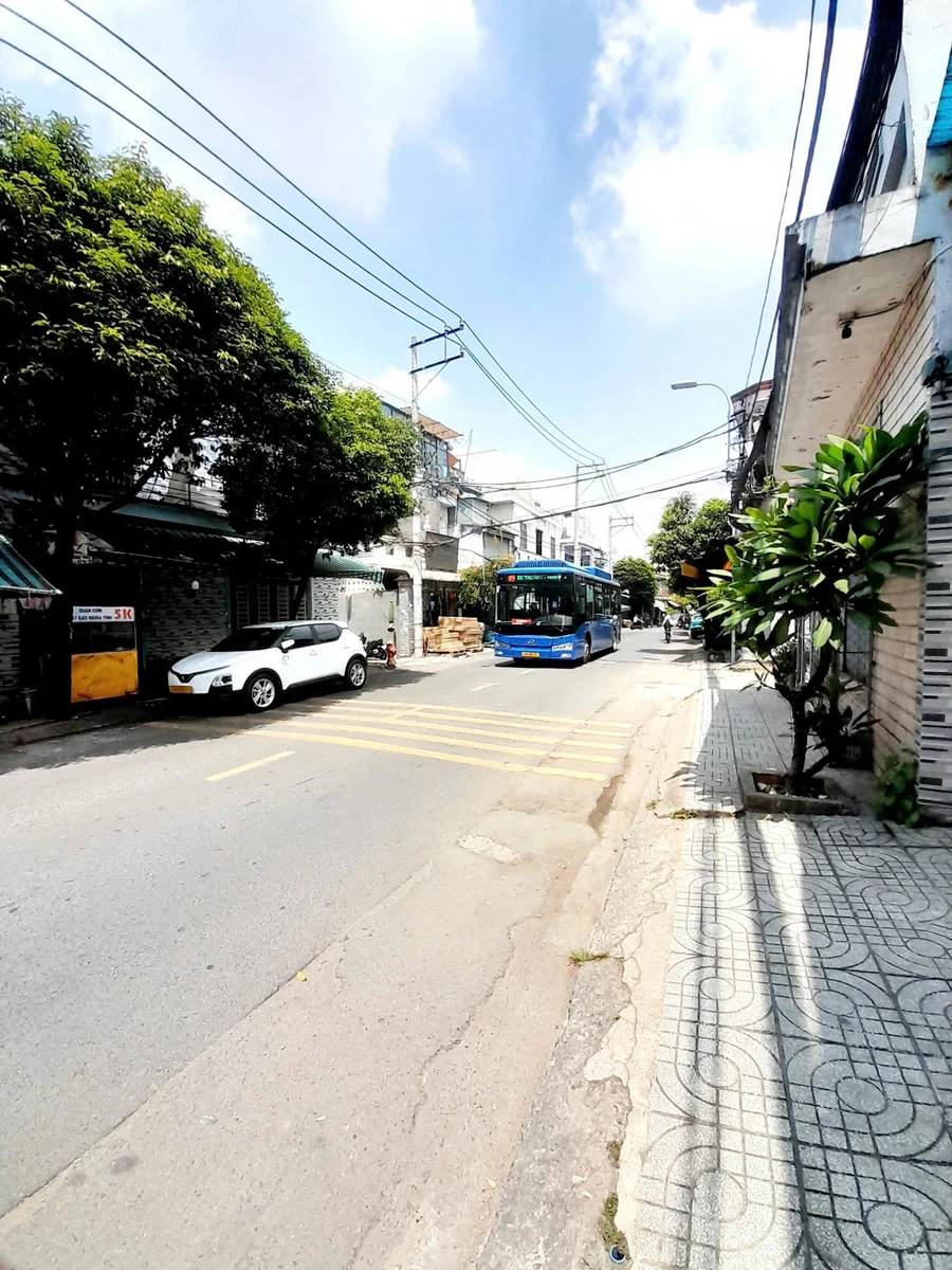 Bán đất góc 2 mặt tiền Tam Châu 210m2, giá 100tr/m2 - Ảnh thu nhỏ 2