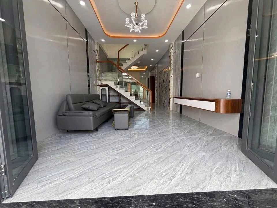 Bán nhà 1 trệt 1 lầu 4PN 100m² thổ cư, Long An - Ảnh 1