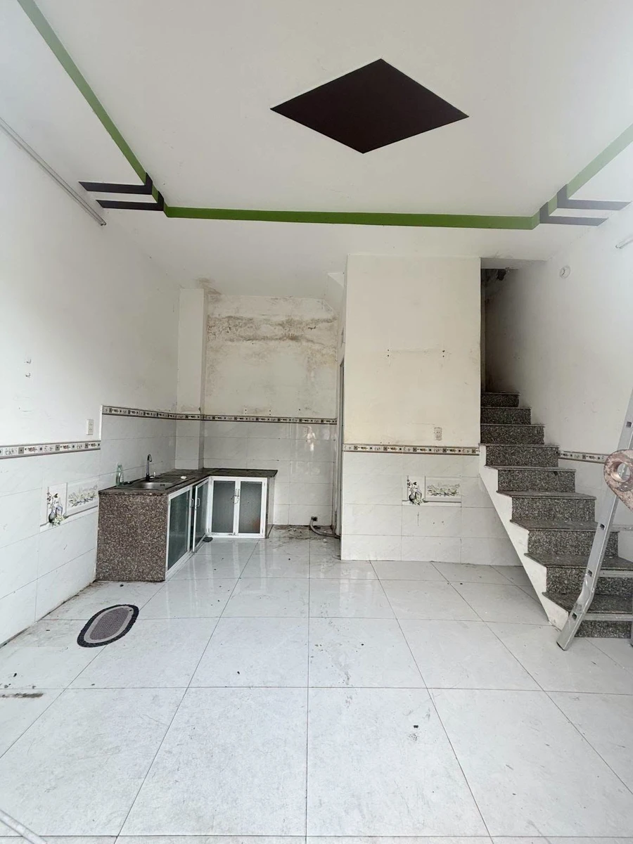 Nhà đường xe hơi Xuân Thới Đông 200m² giá 5,7 tỷ - Ảnh thu nhỏ 2
