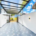 Bán nhà mới nội thất đầy đủ 100m2, 3 phòng ngủ gần sân bay, giá 1,8 tỷ - Ảnh thu nhỏ 1