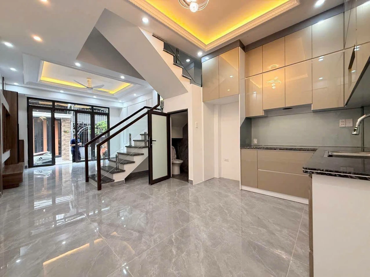 Bán nhà mặt ngõ 4 tầng, 45m², 4PN, Quận 1 - Ảnh thu nhỏ 2