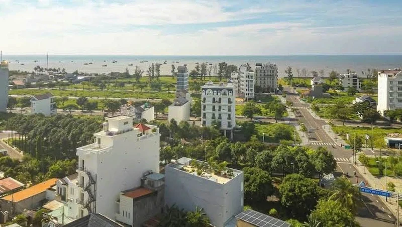 Bán khách sạn 16 phòng 2 mặt tiền 100m2 gần biển Ocean Dunes, Phú Thủy, Phan Thiết