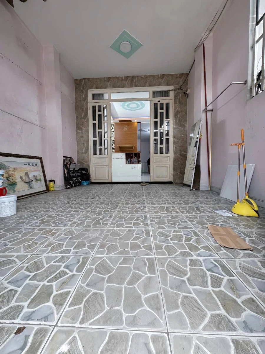 Bán nhà 70m2, 3 phòng ngủ, sân đậu ô tô, phường Bửu Hòa, giá 3,1 tỷ - Ảnh thu nhỏ 2