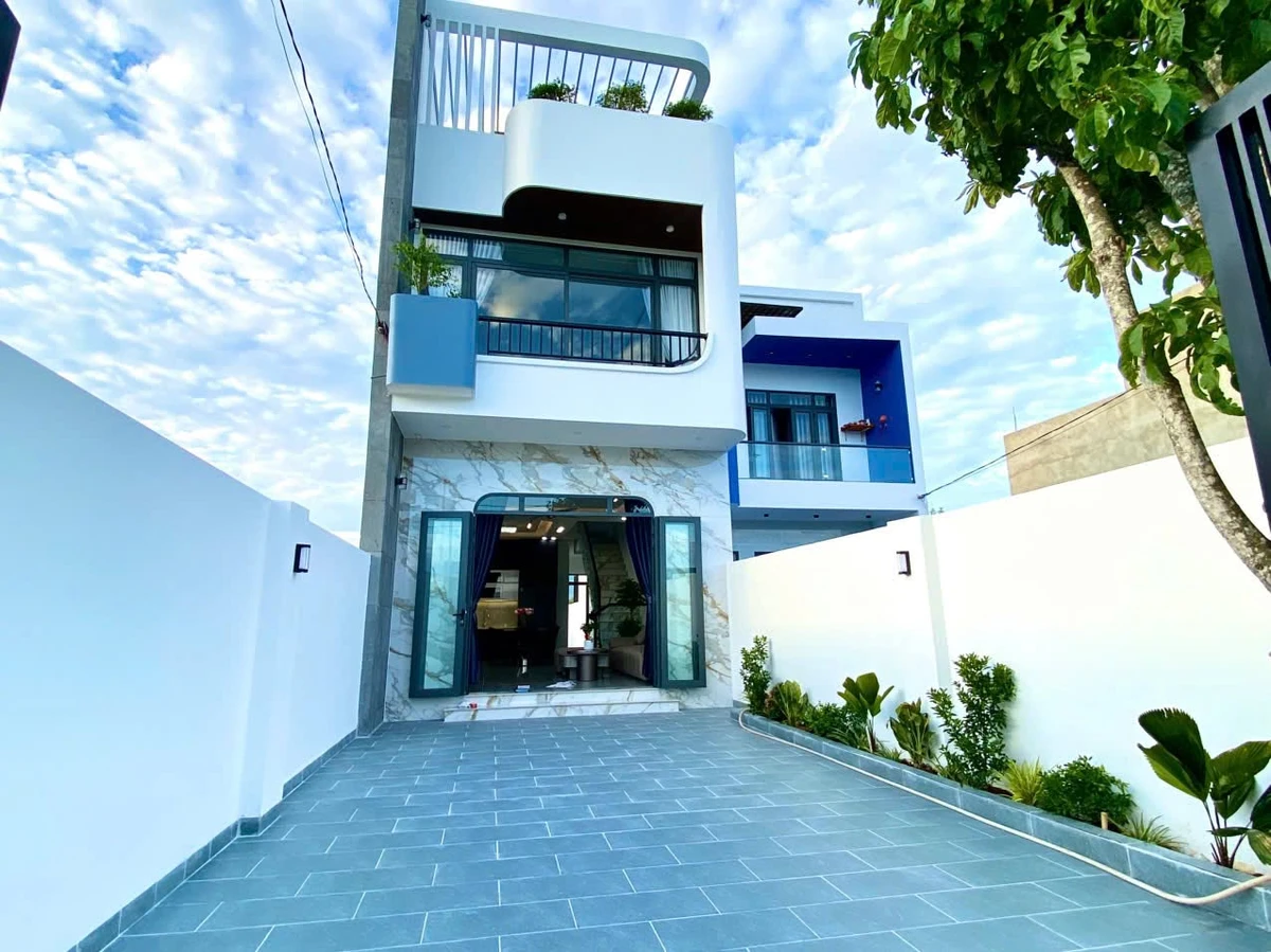 Bán nhà 3 tầng mê đúc 147,9m² full nội thất tại Diên Khánh, Khánh Hòa giá 3,68 tỷ - Ảnh thu nhỏ 2