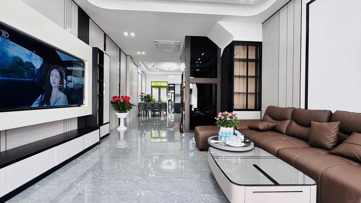Bán nhà 3 tầng 100m² có thang máy Nha Trang 9,35 tỷ - Ảnh thu nhỏ 2