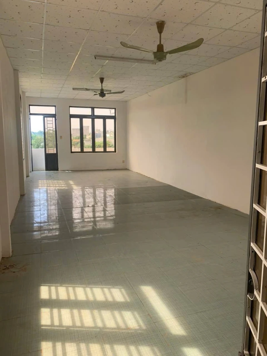 Bán nhà 3 tầng mặt tiền Nguyễn Văn Cừ, Phường Tân Lập, Buôn Ma Thuột giá 6,5 tỷ - Ảnh thu nhỏ 3