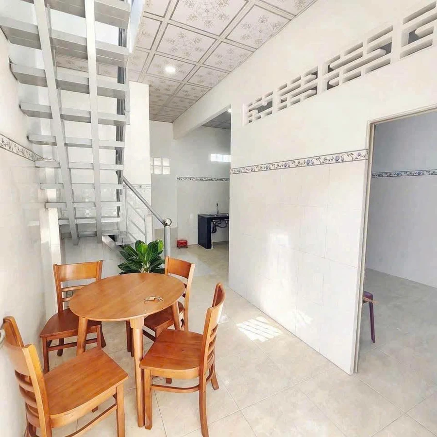 Bán nhà 1 trệt 1 lầu 136m2, 3 PN, Phú Tân - Ảnh thu nhỏ 3