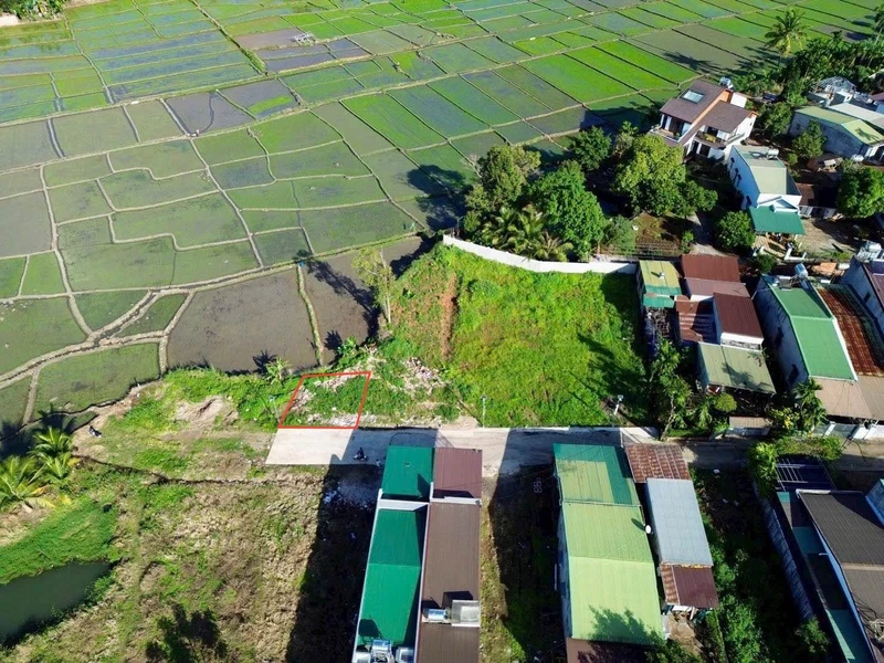 Bán gấp lô đất hẻm 18 Ung Văn Khiêm, view ruộng, 130m2, giá 999 triệu, Buôn Ma Thuột