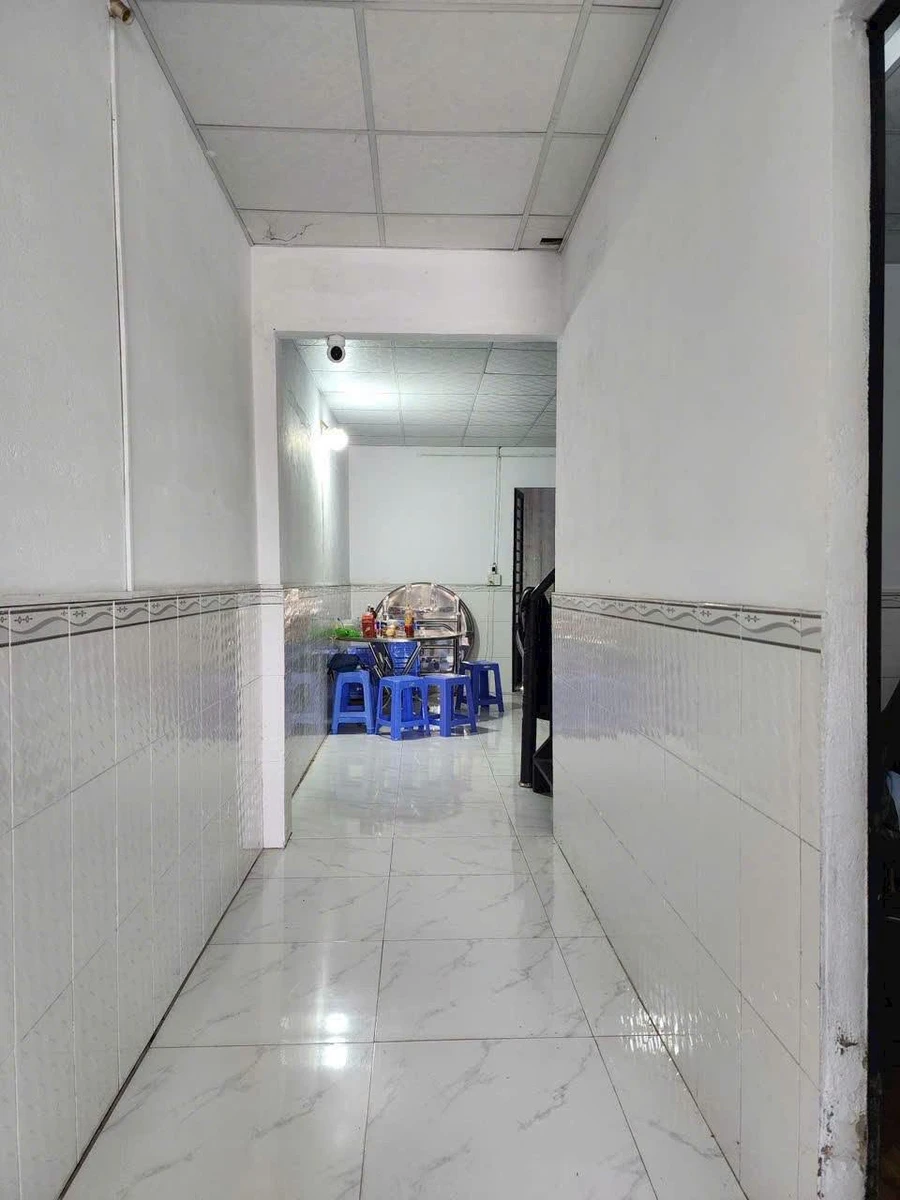 Bán nhà 2 tầng 97m2 hẻm nhựa 8m đường Dương Công Khi, Hóc Môn giá 2,35 tỷ - Ảnh thu nhỏ 4
