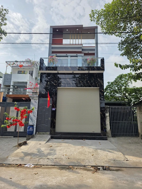 Bán nhà 3PN 112m2 mặt tiền Huỳnh Thị Tươi, Dĩ An, 5,6 tỷ