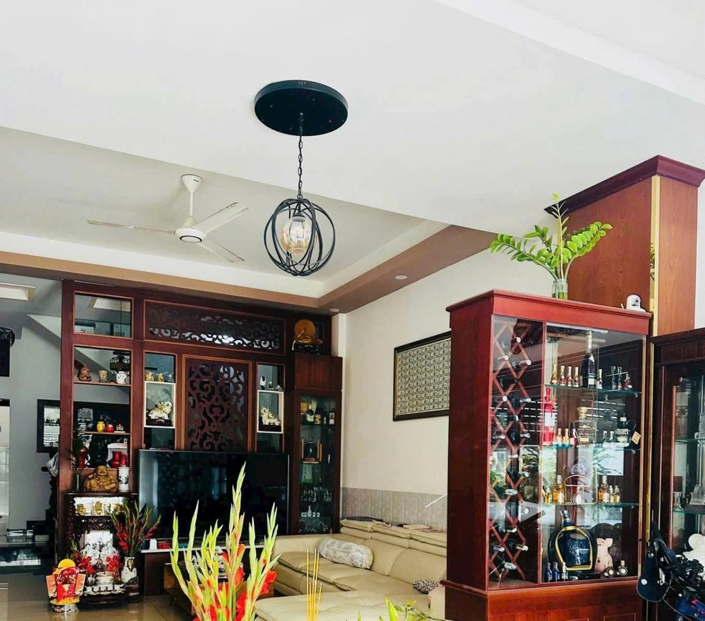 Bán nhà 3 tầng 4 phòng ngủ 100m2 Phan Thiết 4 tỷ - Ảnh 1