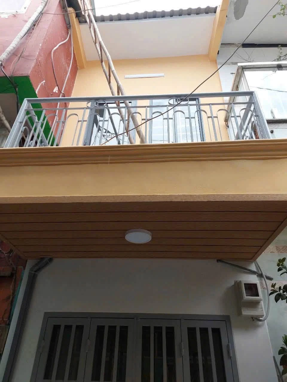 Bán nhà hẻm xe hơi Lạc Long Quân Quận 11, 2 tầng 2PN, 35m2, giá 2,6 tỷ - Ảnh 1