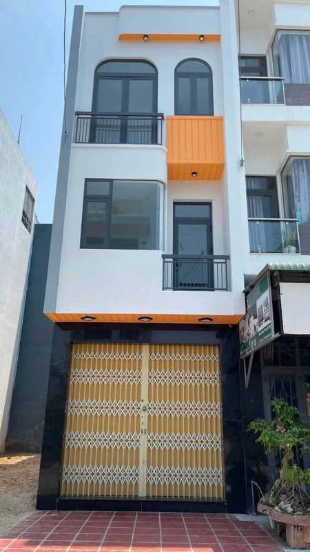 Bán nhà 3 tầng mặt tiền 120m² Hà Thanh 2, Quy Nhơn 3 tỷ