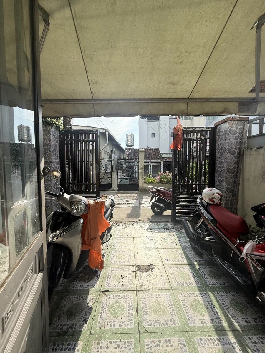 Nhà đường xe hơi Xuân Thới Đông 200m² giá 5,7 tỷ - Ảnh thu nhỏ 3