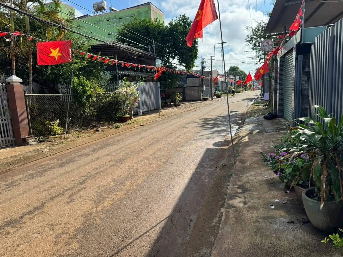 Bán nhà mặt tiền đường nhựa 8x30m, 4 phòng ngủ, giá 5 tỷ tại KDC Phú Bình, Long Khánh, Đồng Nai - Ảnh thu nhỏ 4