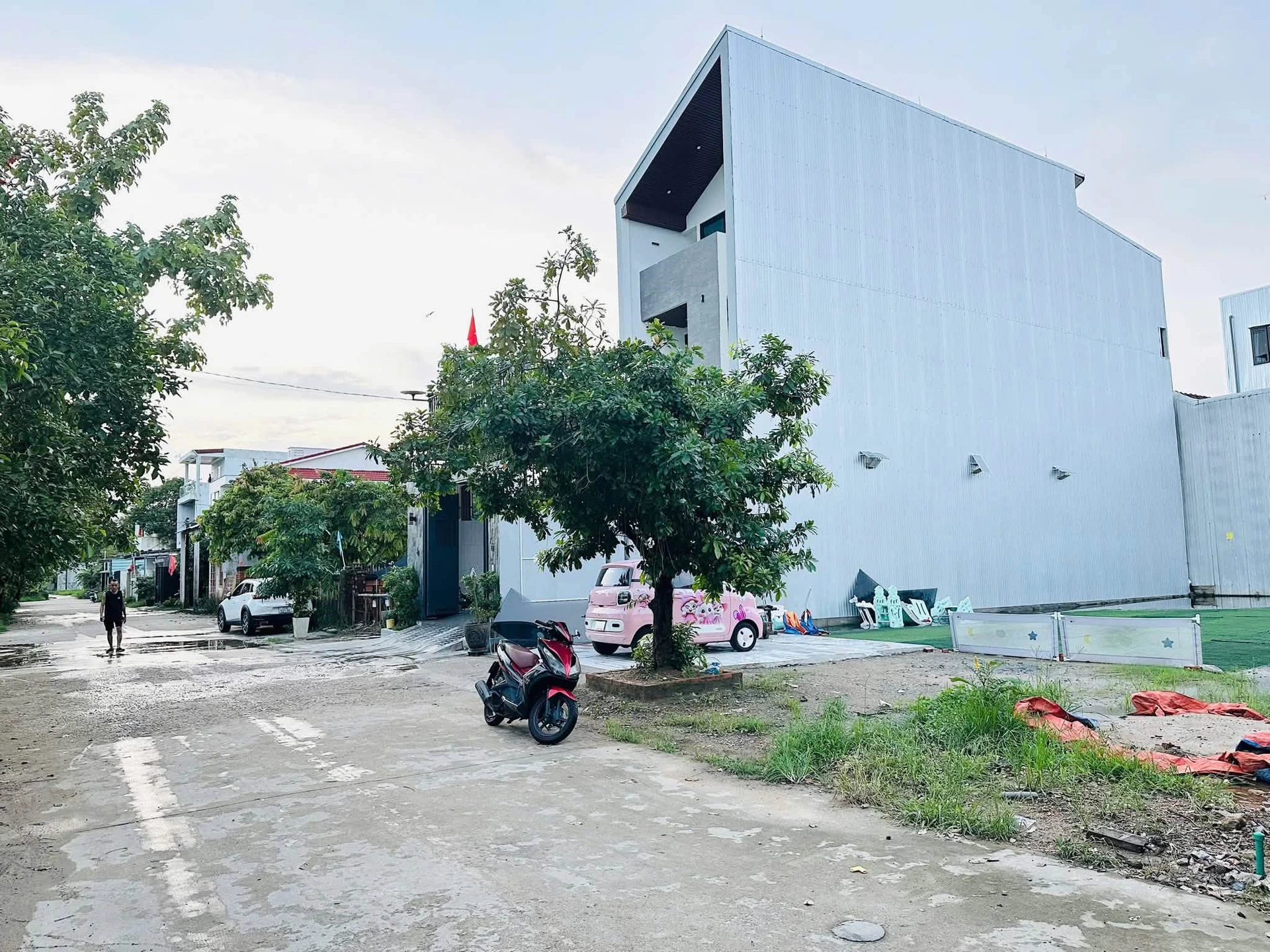 Bán đất mặt tiền 129.9m² view sân bóng Lại Thế, Mỹ Thượng, Huế - Ảnh 1