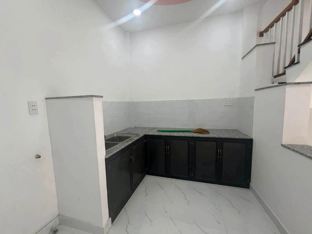 Bán nhà 2 tầng hẻm xe hơi 65,8m2, 2PN 2WC ở Phước Long B - Ảnh thu nhỏ 5