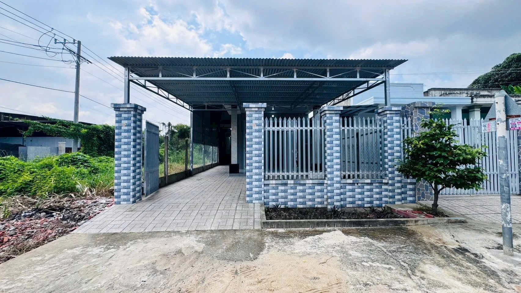 Bán nhà mặt tiền 3 phòng ngủ 100m² Bình Tân 1,55 tỷ - Ảnh 1