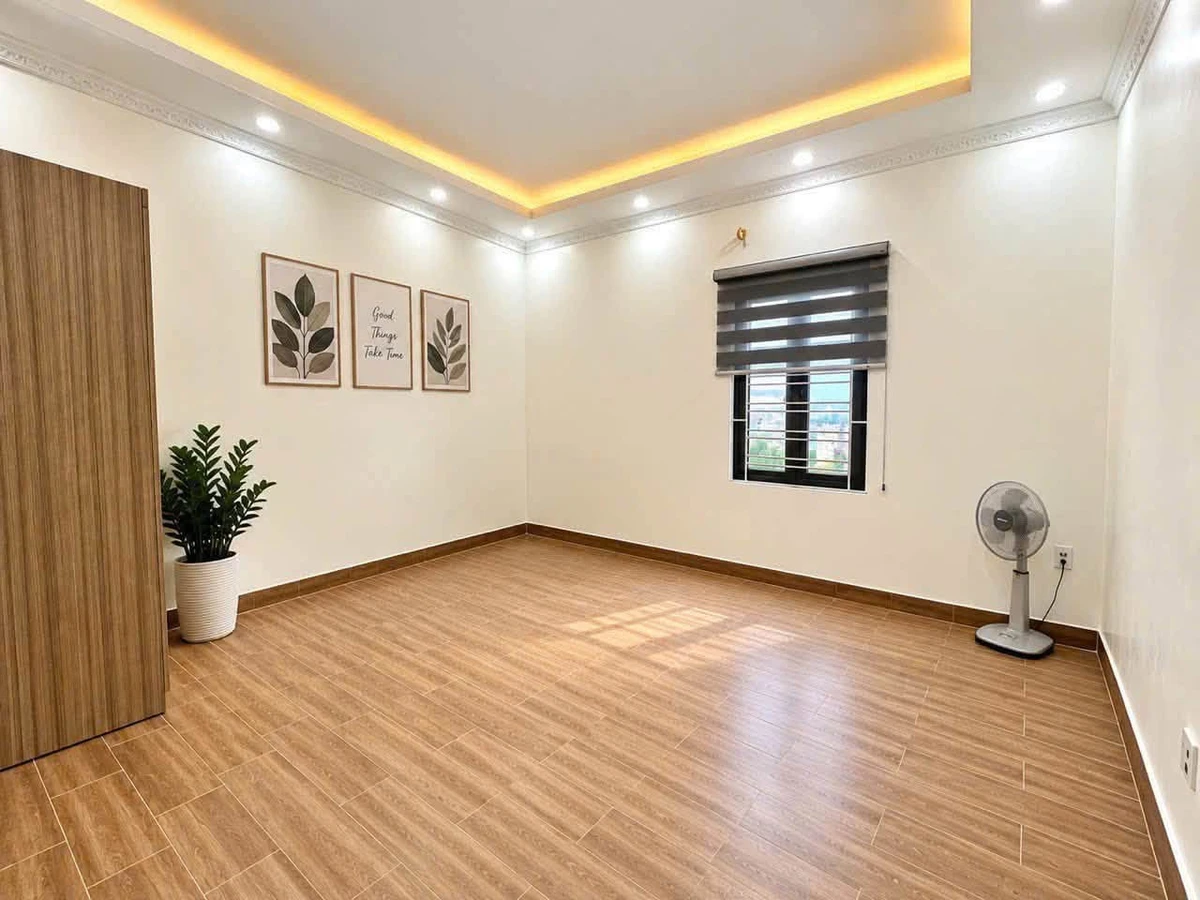 Bán nhà 60m² 4 tầng 4 PN mặt tiền Trần Nguyên Hãn - Ảnh thu nhỏ 3