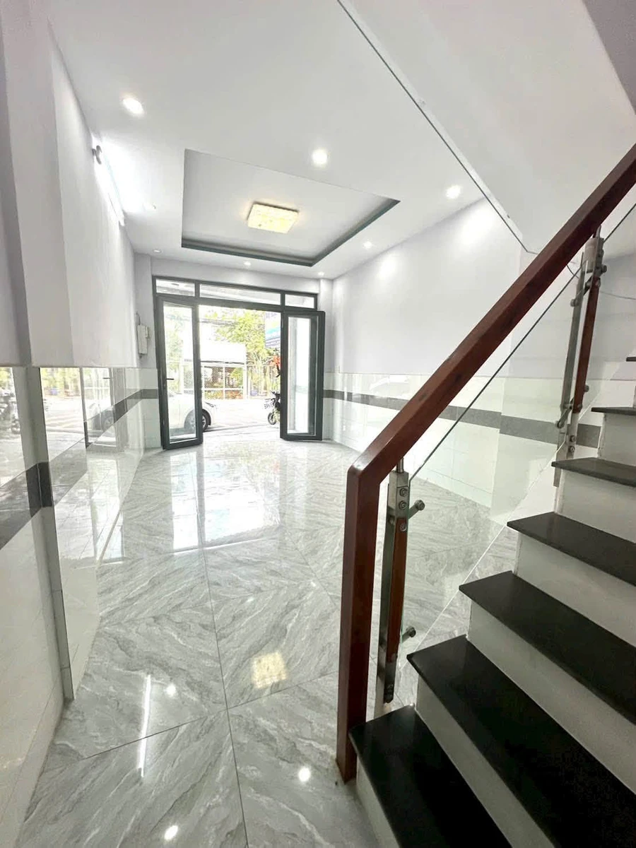 Bán nhà 1 trệt 1 lầu mặt tiền đường Trịnh Thị Miếng, Thới Tam Thôn, Hóc Môn, 2PN 2WC, giá 1,75 tỷ - Ảnh thu nhỏ 4