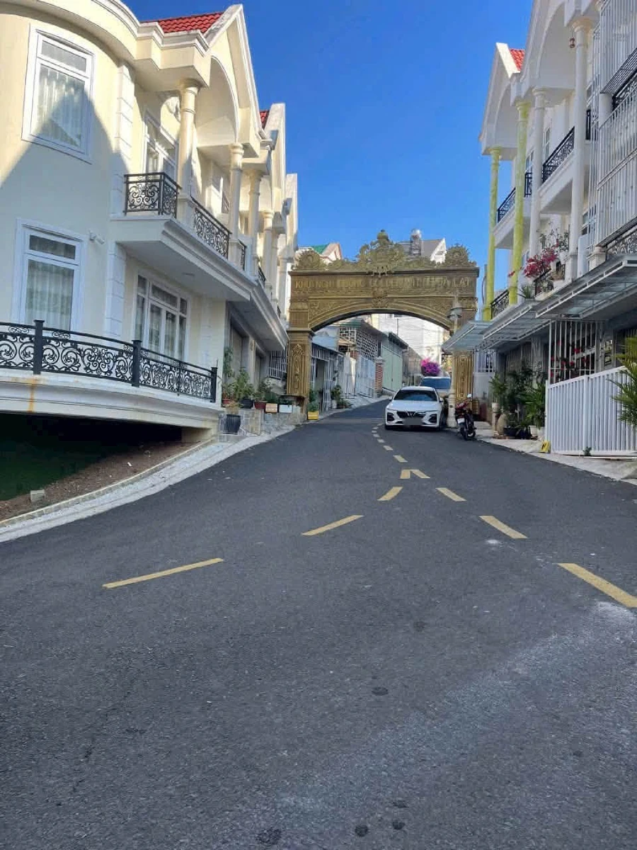Bán nhà khu Golden Hill Đà Lạt 230m² 6 PN 6.5 tỷ - Ảnh thu nhỏ 2