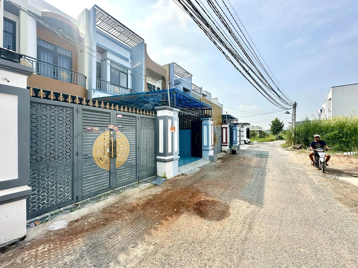 Bán nhà mặt tiền 4.2x28m, 1 trệt 1 lầu, 4 phòng ngủ tại Thanh Ba, Cần Giuộc - Ảnh thu nhỏ 2